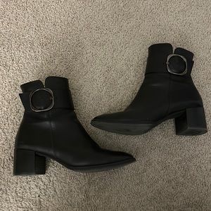 Paul Green jewel bootie in black size 9